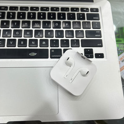EarPods with Lightning Connector