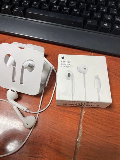 EarPods with Lightning Connector